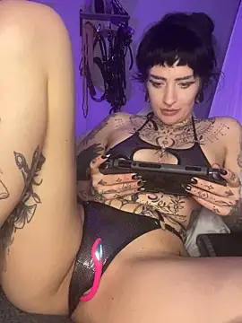 littleinkedblaise666 live sex cam