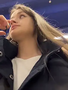 KittyQueeny live sex cam