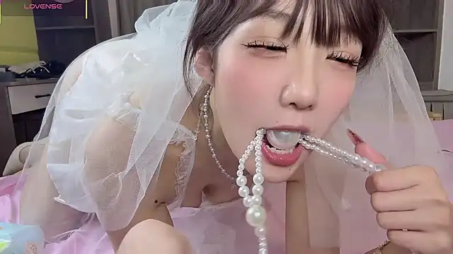 Yaya--728 live sex cam