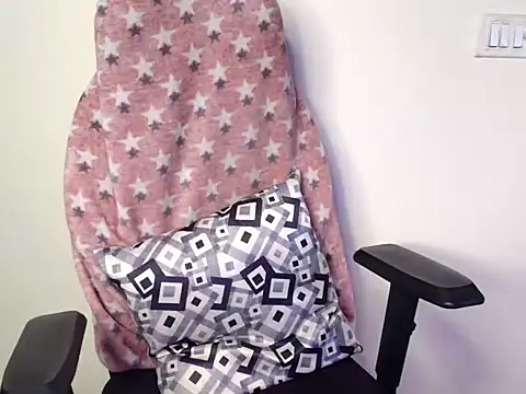 CUTE_princess_143 live sex cam