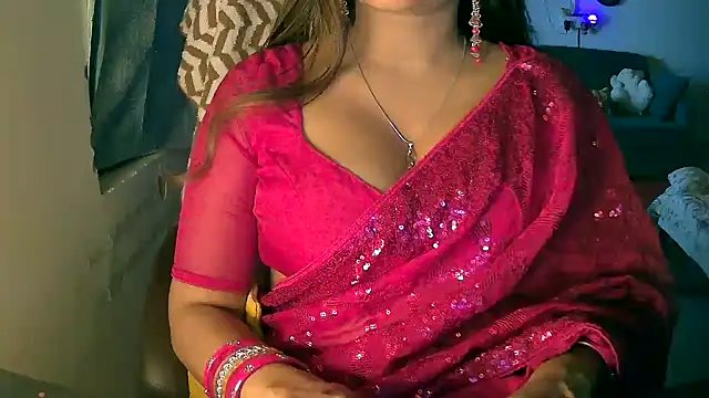 Cute-Tara live sex cam