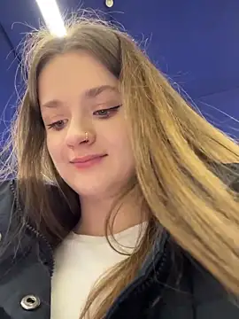 KittyQueeny live sex cam