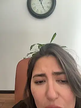 sukhakunis1 live sex cam