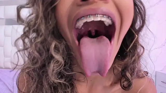 BritneyCollins live sex cam