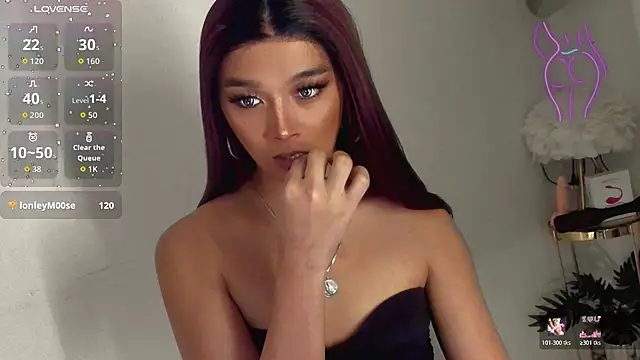 TrinityFucksYou live sex cam