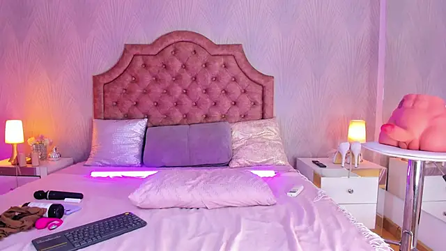 ViolettaReyyes live sex cam