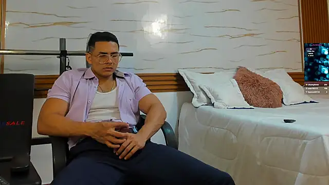 ChoreyTaiylor live sex cam