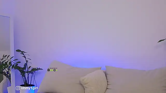 Fallinlove1 live sex cam