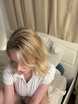 HoneyRay live sex cam