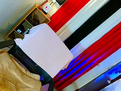 HOLLYWOOD_QUEEN_88 live sex cam