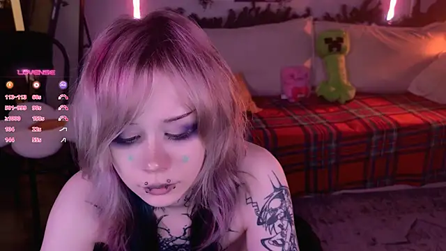 Lollyshy live sex cam