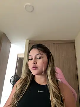 lunablossom_ live sex cam