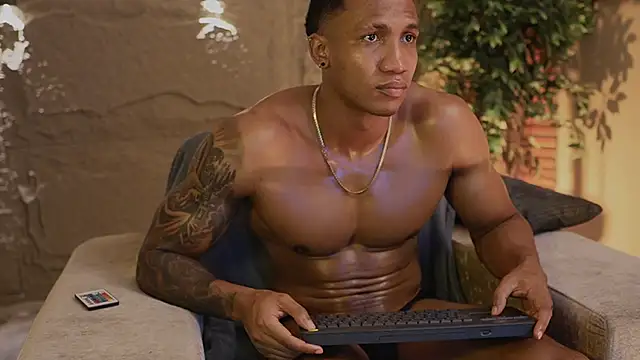 Logan_Varela live sex cam