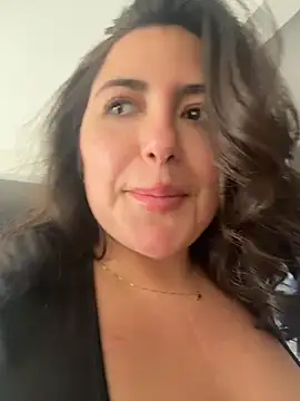 sukhakunis1 live sex cam