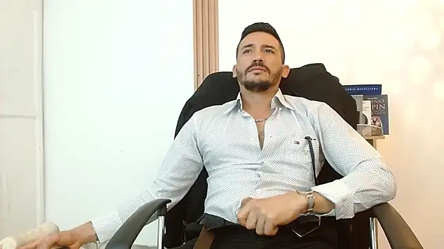 Reiko_85_ live sex cam