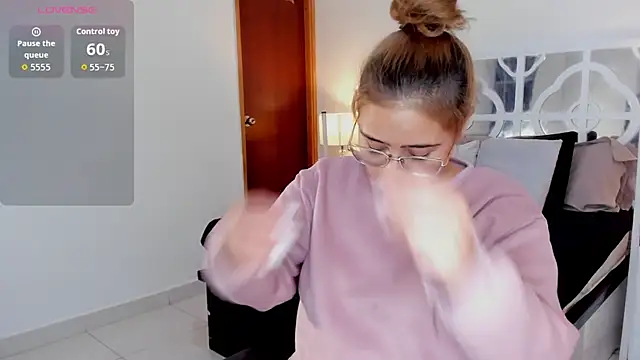 MikaelaStone live sex cam