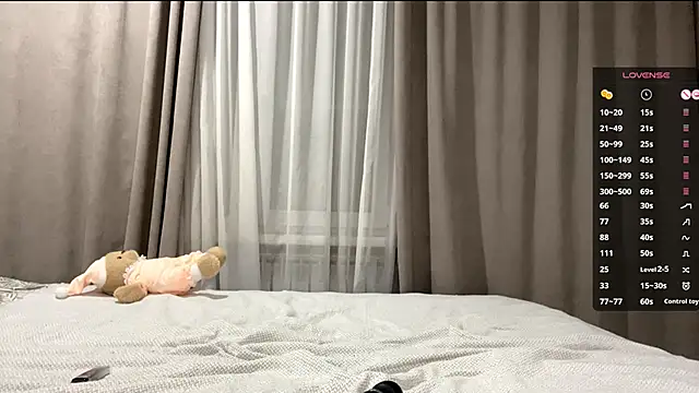 CarolinePepper live sex cam