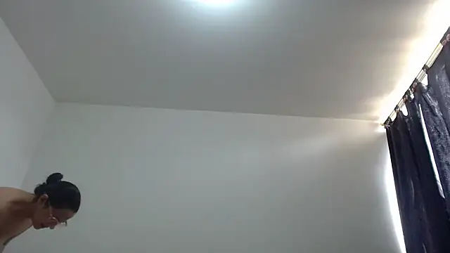 nicolle_milf1978 live sex cam