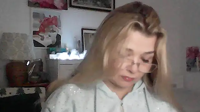 Myrienna live sex cam