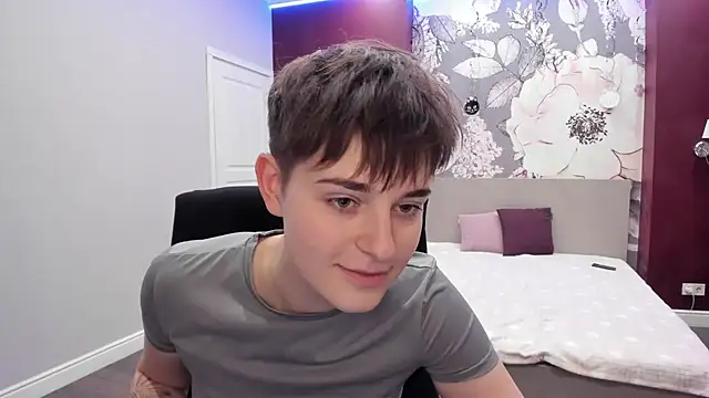 EmiliaYours live sex cam