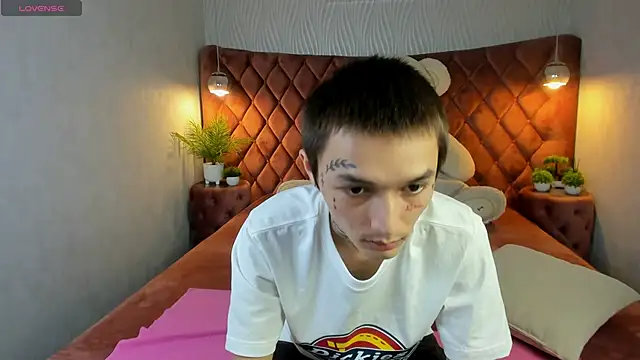 Ionarne live sex cam