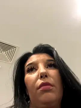 Tisha_Busty live sex cam