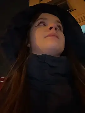 KittyQueeny live sex cam