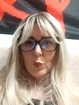 Amelialove42 live sex cam