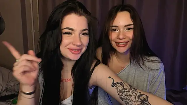 LisaAndDenis live sex cam