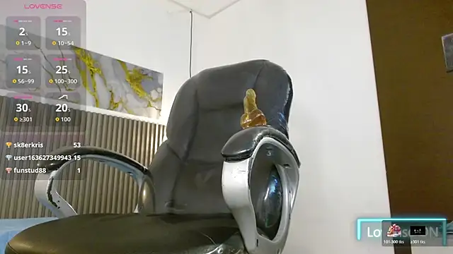 Dyla_n18 live sex cam