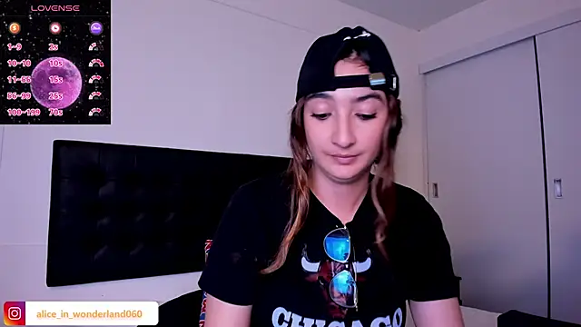 Alice_Dickinssonn live sex cam