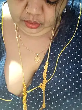tamilthanushri live sex cam
