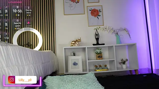 LillyDolls23 live sex cam