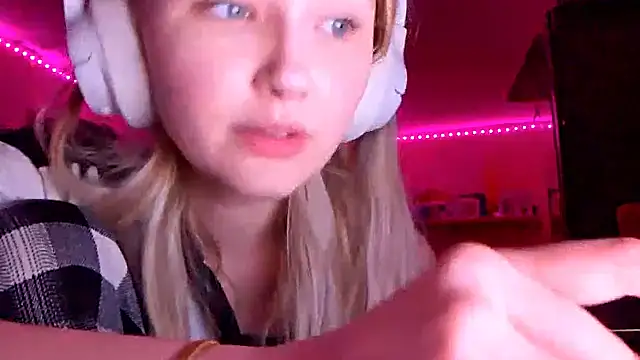 KarinRobertson live sex cam