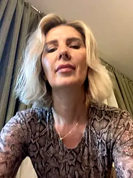 sensualEmilia live sex cam