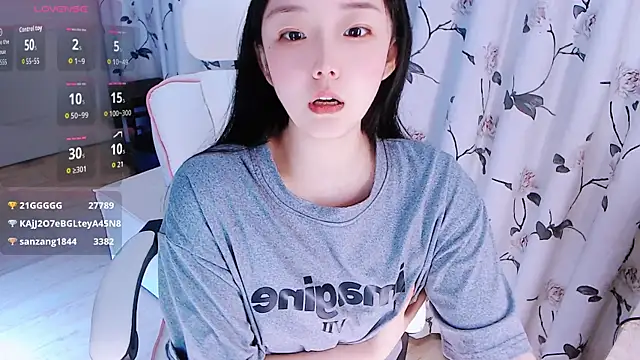 Niannian- live sex cam