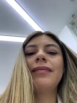 alicee16 live sex cam