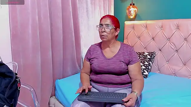 renata_milf_ live sex cam