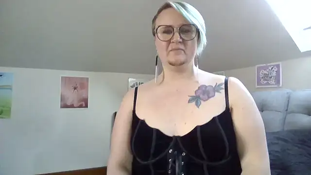 queerlyjaz live sex cam