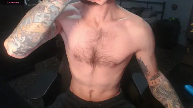 SexxxyLouis live sex cam