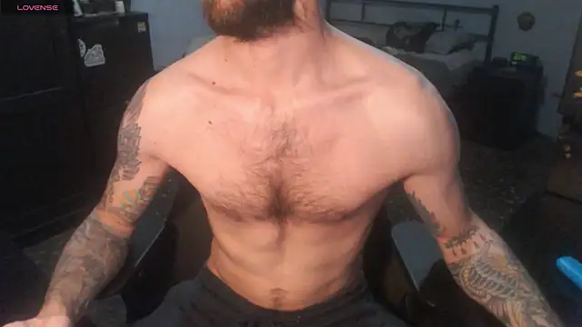 SexxxyLouis live sex cam