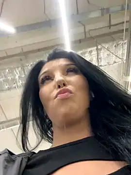 Tisha_Busty live sex cam