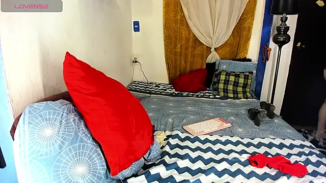 SARAMISHA live sex cam