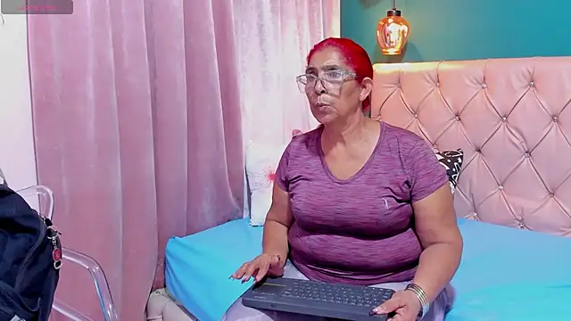 renata_milf_ live sex cam