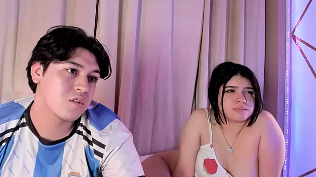 EmilyANDrew_ live sex cam