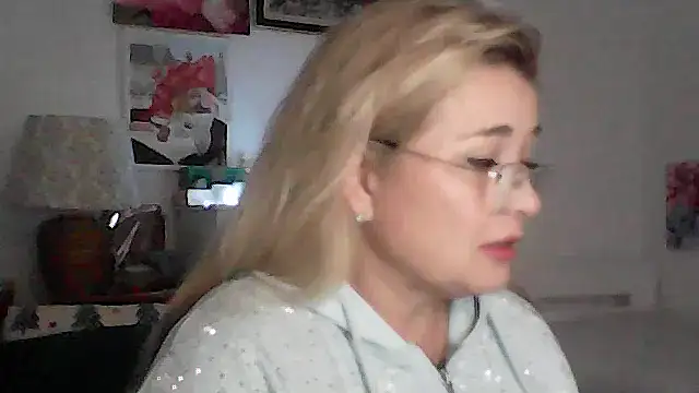 Myrienna live sex cam