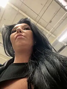 Tisha_Busty live sex cam