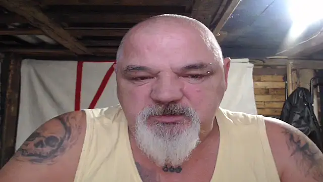 Newfiesausage1972 live sex cam