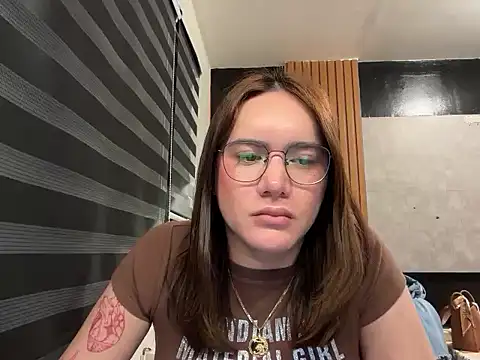 Yhanbeaufort18 live sex cam