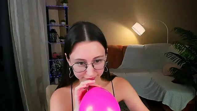 YourLovellyStory live sex cam
